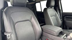 2022 (72) LAND ROVER DEFENDER 3.0 D250 SE 110 5dr Auto 4735403