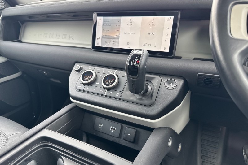 2022 (72) LAND ROVER DEFENDER 3.0 D250 SE 110 5dr Auto 4805262