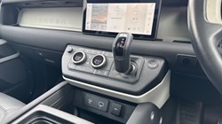 2022 (72) LAND ROVER DEFENDER 3.0 D250 SE 110 5dr Auto 4805262