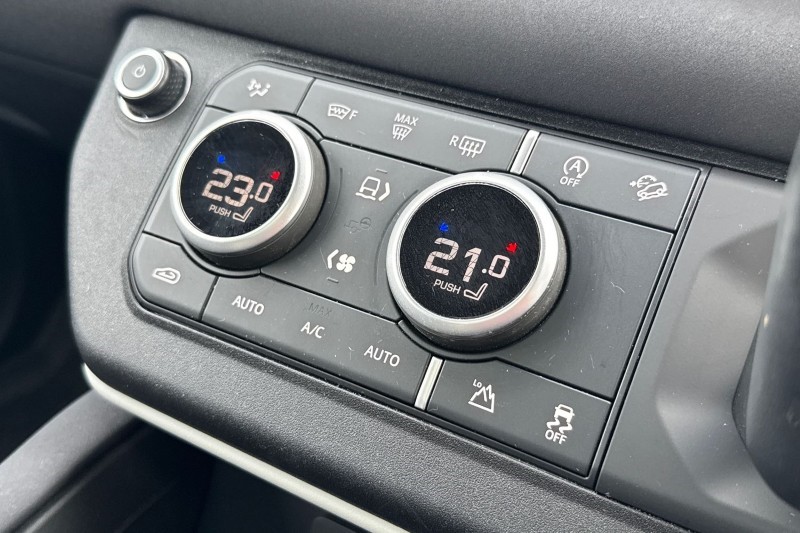 2022 (72) LAND ROVER DEFENDER 3.0 D250 SE 110 5dr Auto 4805281