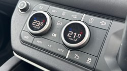 2022 (72) LAND ROVER DEFENDER 3.0 D250 SE 110 5dr Auto 4805281