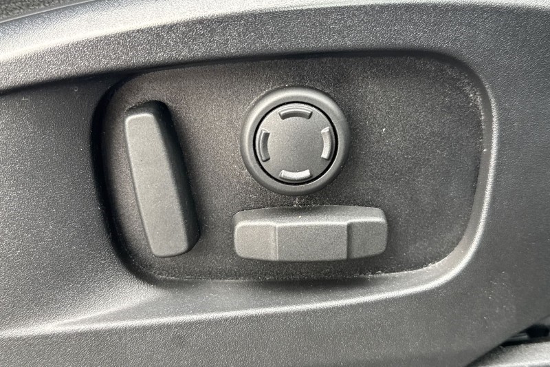 2022 (72) LAND ROVER DEFENDER 3.0 D250 SE 110 5dr Auto 4805273