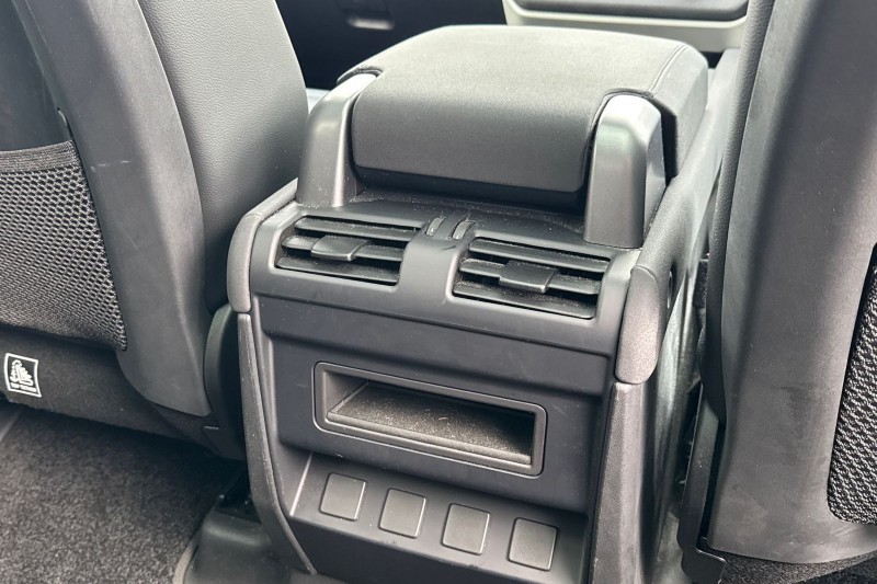 2022 (72) LAND ROVER DEFENDER 3.0 D250 SE 110 5dr Auto 4805267