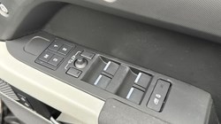 2022 (72) LAND ROVER DEFENDER 3.0 D250 SE 110 5dr Auto 4735400