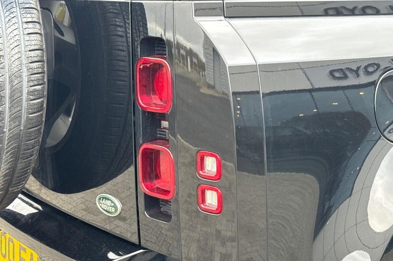 2022 (72) LAND ROVER DEFENDER 3.0 D250 SE 110 5dr Auto 4805291