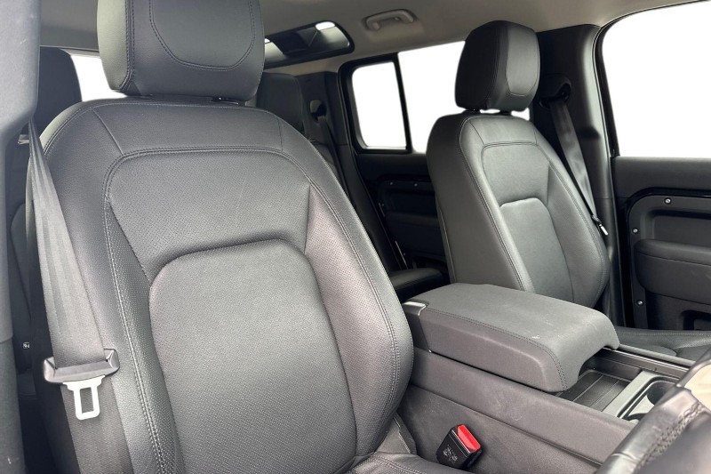 2022 (72) LAND ROVER DEFENDER 3.0 D250 SE 110 5dr Auto 4805275