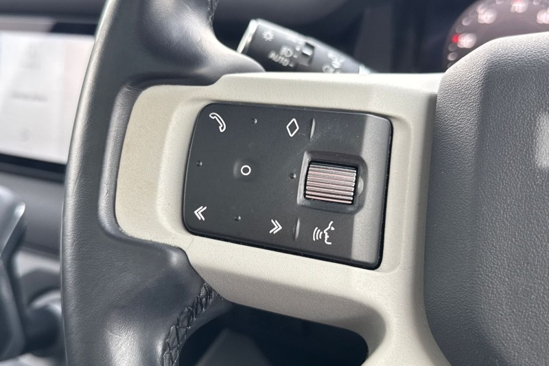 2022 (72) LAND ROVER DEFENDER 3.0 D250 SE 110 5dr Auto 4805277