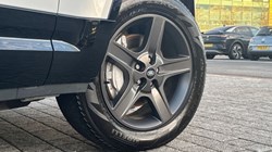 2024 (24) LAND ROVER DEFENDER 3.0 D300 X-Dynamic SE 110 5dr Auto 4820246