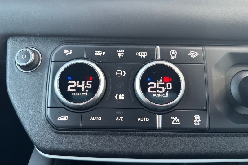 2024 (24) LAND ROVER DEFENDER 3.0 D300 X-Dynamic SE 110 5dr Auto 4820230