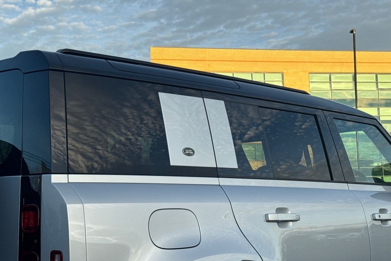 2024 (24) LAND ROVER DEFENDER 3.0 D300 X-Dynamic SE 110 5dr Auto 4820248