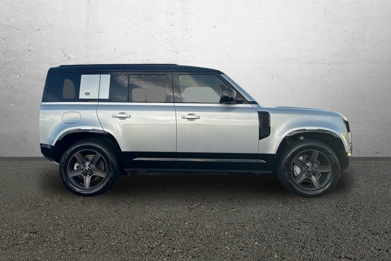2024 (24) LAND ROVER DEFENDER 3.0 D300 X-Dynamic SE 110 5dr Auto 4820201