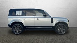 2024 (24) LAND ROVER DEFENDER 3.0 D300 X-Dynamic SE 110 5dr Auto 4820201