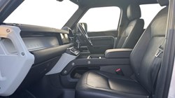 2024 (24) LAND ROVER DEFENDER 3.0 D300 X-Dynamic SE 110 5dr Auto 4820199