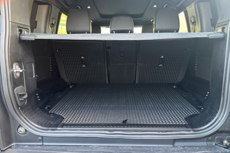 2024 (24) LAND ROVER DEFENDER 3.0 D300 X-Dynamic SE 110 5dr Auto 4820206