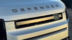 2024 (24) LAND ROVER DEFENDER 3.0 D300 X-Dynamic SE 110 5dr Auto 4820240
