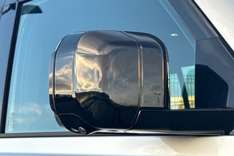 2024 (24) LAND ROVER DEFENDER 3.0 D300 X-Dynamic SE 110 5dr Auto 4820247