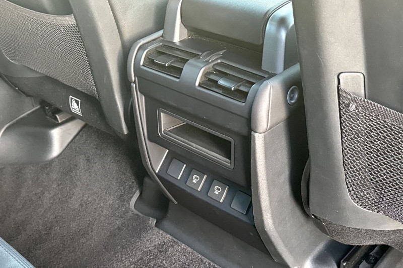 2024 (24) LAND ROVER DEFENDER 3.0 D300 X-Dynamic SE 110 5dr Auto 4820214