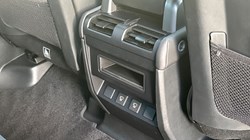 2024 (24) LAND ROVER DEFENDER 3.0 D300 X-Dynamic SE 110 5dr Auto 4820214