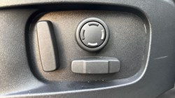 2024 (24) LAND ROVER DEFENDER 3.0 D300 X-Dynamic SE 110 5dr Auto 4820220