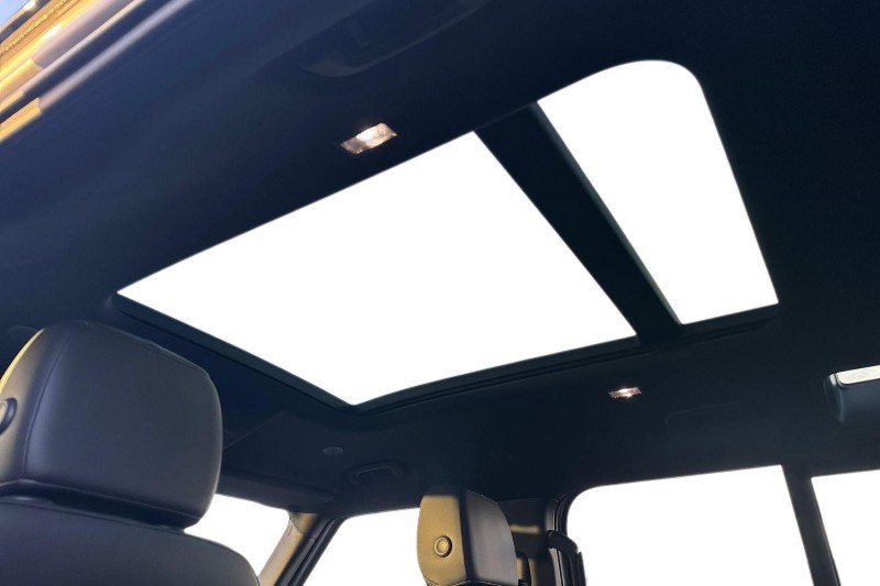 2024 (24) LAND ROVER DEFENDER 3.0 D300 X-Dynamic SE 110 5dr Auto 4820217