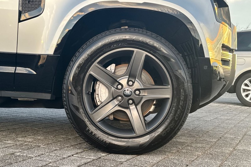 2024 (24) LAND ROVER DEFENDER 3.0 D300 X-Dynamic SE 110 5dr Auto 4820204