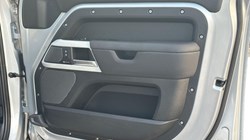 2024 (24) LAND ROVER DEFENDER 3.0 D300 X-Dynamic SE 110 5dr Auto 4820218