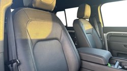 2024 (24) LAND ROVER DEFENDER 3.0 D300 X-Dynamic SE 110 5dr Auto 4820222