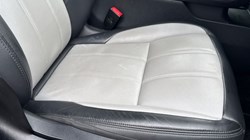 2022 (22) LAND ROVER RANGE ROVER EVOQUE 2.0 D200 R-Dynamic S 5dr Auto 4748900