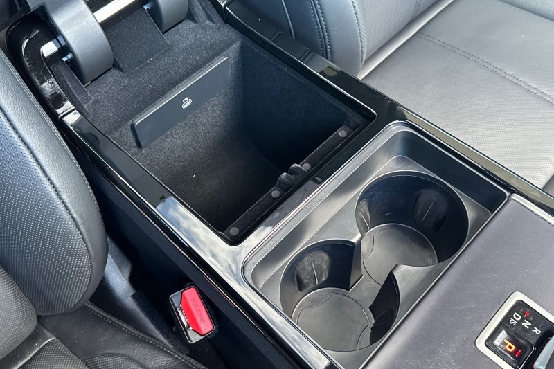 2025 (75) LAND ROVER RANGE ROVER VELAR 2.0 D200 MHEV Dynamic SE 5dr Auto 5296089