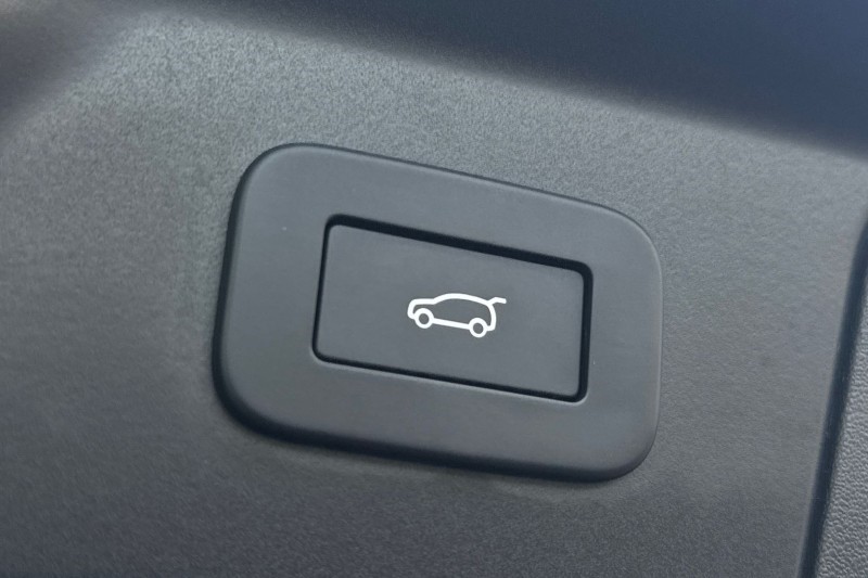 2025 (75) LAND ROVER RANGE ROVER VELAR 2.0 D200 MHEV Dynamic SE 5dr Auto 5296075