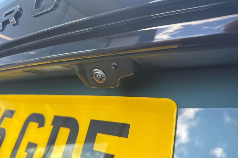 2025 (75) LAND ROVER RANGE ROVER VELAR 2.0 D200 MHEV Dynamic SE 5dr Auto 5296076