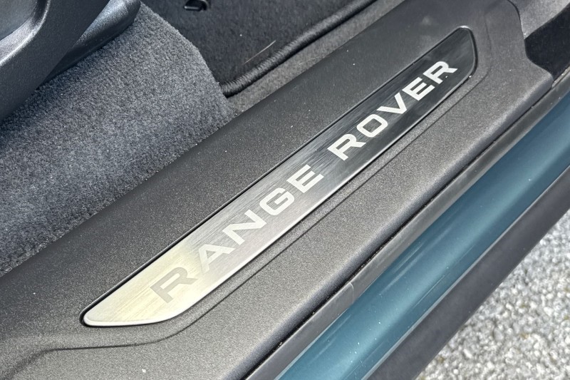 2025 (75) LAND ROVER RANGE ROVER VELAR 2.0 D200 MHEV Dynamic SE 5dr Auto 5296073