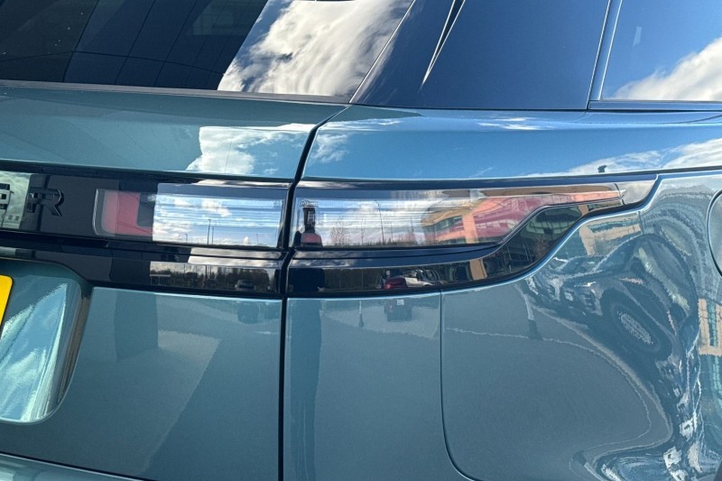 2025 (75) LAND ROVER RANGE ROVER VELAR 2.0 D200 MHEV Dynamic SE 5dr Auto 5296082