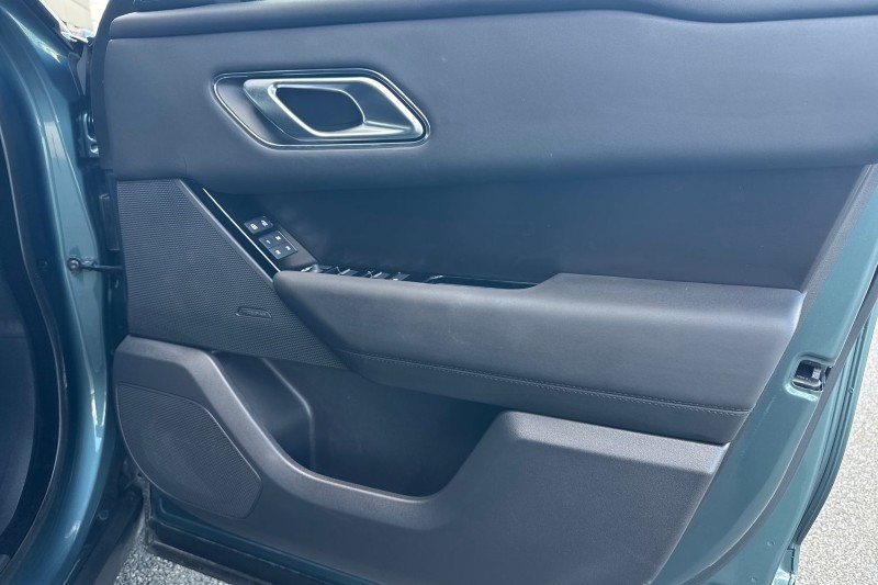 2025 (75) LAND ROVER RANGE ROVER VELAR 2.0 D200 MHEV Dynamic SE 5dr Auto 5296055