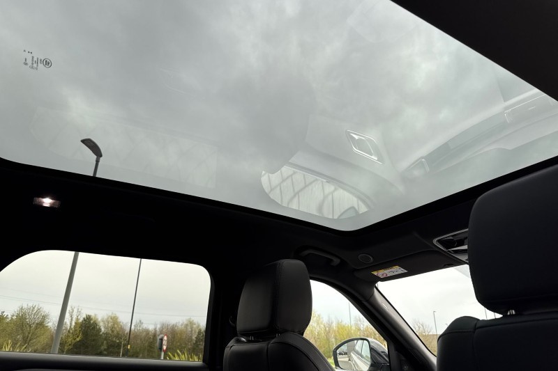 2025 (75) LAND ROVER RANGE ROVER VELAR 2.0 D200 MHEV Dynamic SE 5dr Auto 5272839