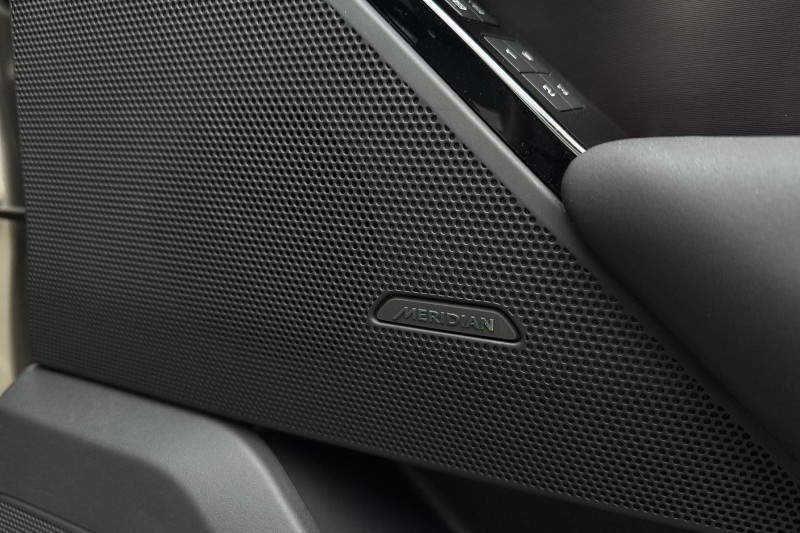 2025 (75) LAND ROVER RANGE ROVER VELAR 2.0 D200 MHEV Dynamic SE 5dr Auto 5272872