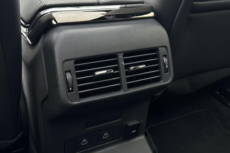 2025 (75) LAND ROVER RANGE ROVER VELAR 2.0 D200 MHEV Dynamic SE 5dr Auto 5272836