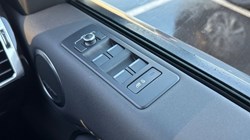 2019 (19) LAND ROVER DISCOVERY 3.0 SDV6 HSE 5dr Auto 4784597