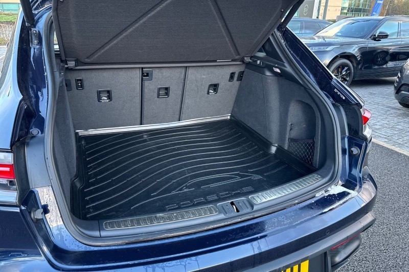 2023 (23) PORSCHE MACAN T 5dr PDK 4807001