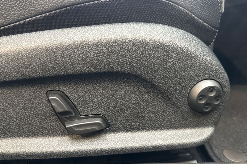 2019 (19) MERCEDES-BENZ C CLASS C200 AMG Line Premium 2dr 9G-Tronic 4806711