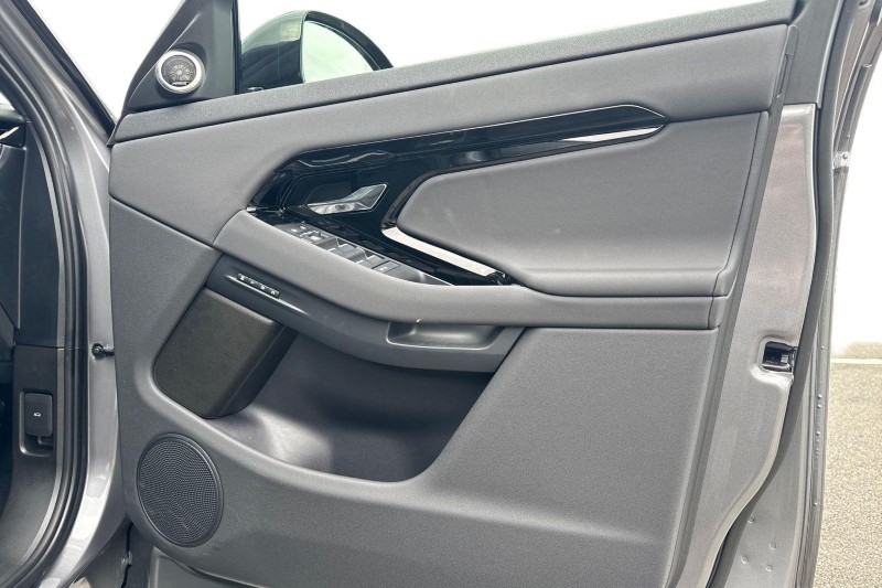 2025 (75) LAND ROVER RANGE ROVER EVOQUE 2.0 D200 Dynamic SE 5dr Auto 5303486