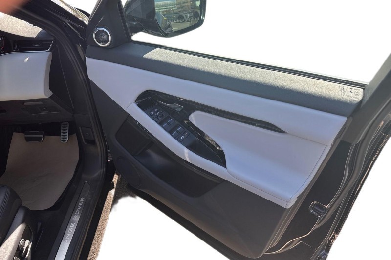 2025 (75) LAND ROVER RANGE ROVER EVOQUE 2.0 D200 Dynamic SE 5dr Auto 5290586