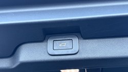 2024 (24) LAND ROVER DISCOVERY 3.0 D300 Dynamic SE 5dr Auto 4849581