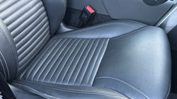 2024 (24) LAND ROVER DISCOVERY 3.0 D300 Dynamic SE 5dr Auto 4849572