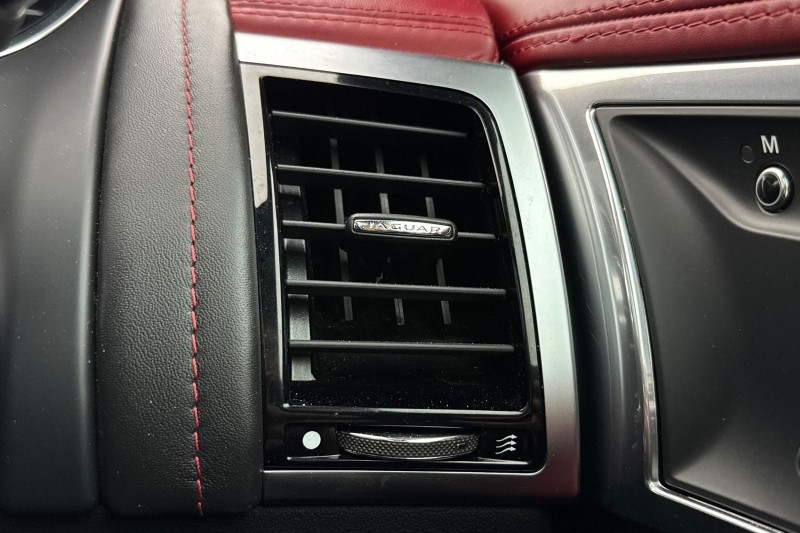 2020 (70) JAGUAR F-TYPE 2.0 P300 First Edition 2dr Auto 4898097