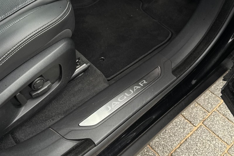 2024 (24) JAGUAR F-PACE 2.0 D200 R-Dynamic SE Black 5dr Auto AWD 4883355