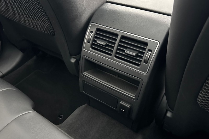 2024 (24) JAGUAR F-PACE 2.0 D200 R-Dynamic SE Black 5dr Auto AWD 4883338