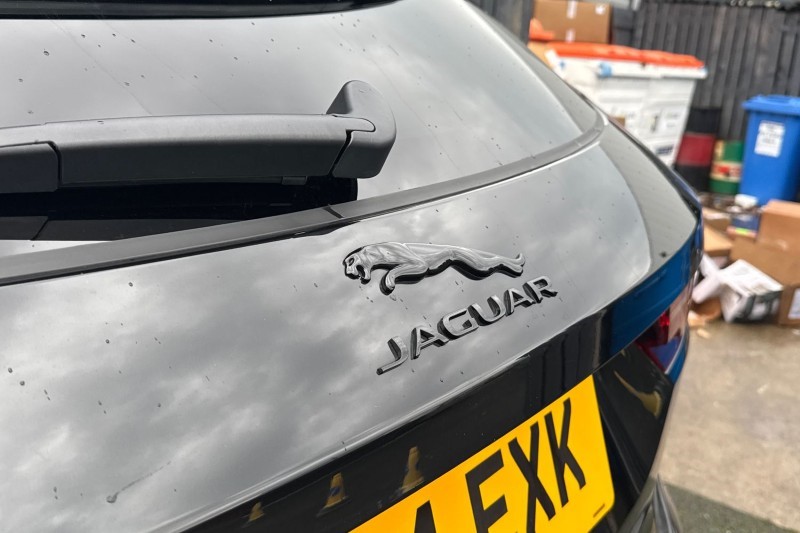 2024 (24) JAGUAR F-PACE 2.0 D200 R-Dynamic SE Black 5dr Auto AWD 4883361