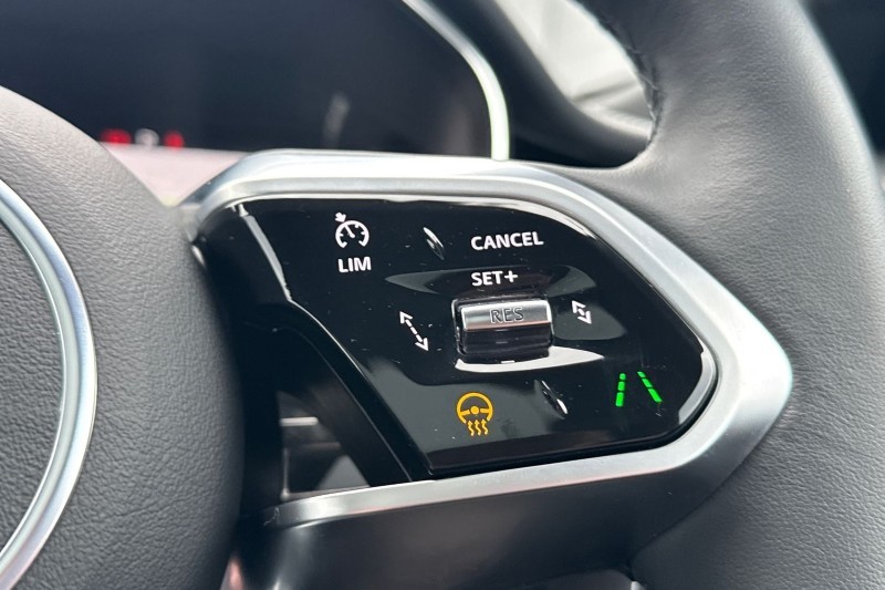 2024 (24) JAGUAR F-PACE 2.0 D200 R-Dynamic SE Black 5dr Auto AWD 4883348