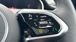 2024 (24) JAGUAR F-PACE 2.0 D200 R-Dynamic SE Black 5dr Auto AWD 4883348